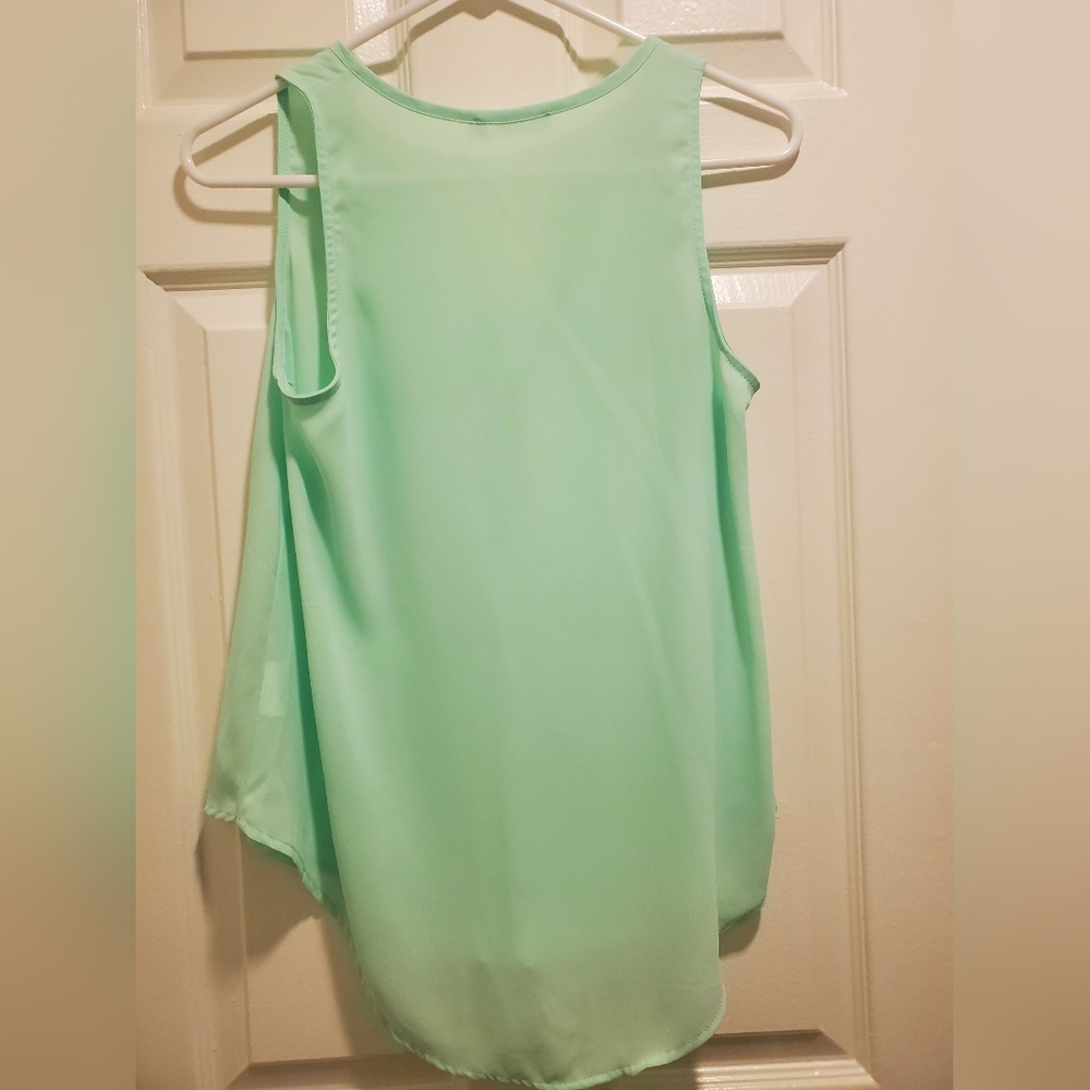 Lush lightweight Tunic - Picture 2 of 4